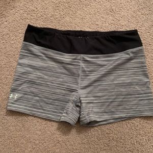 Sz L fitted Under Armour shorts